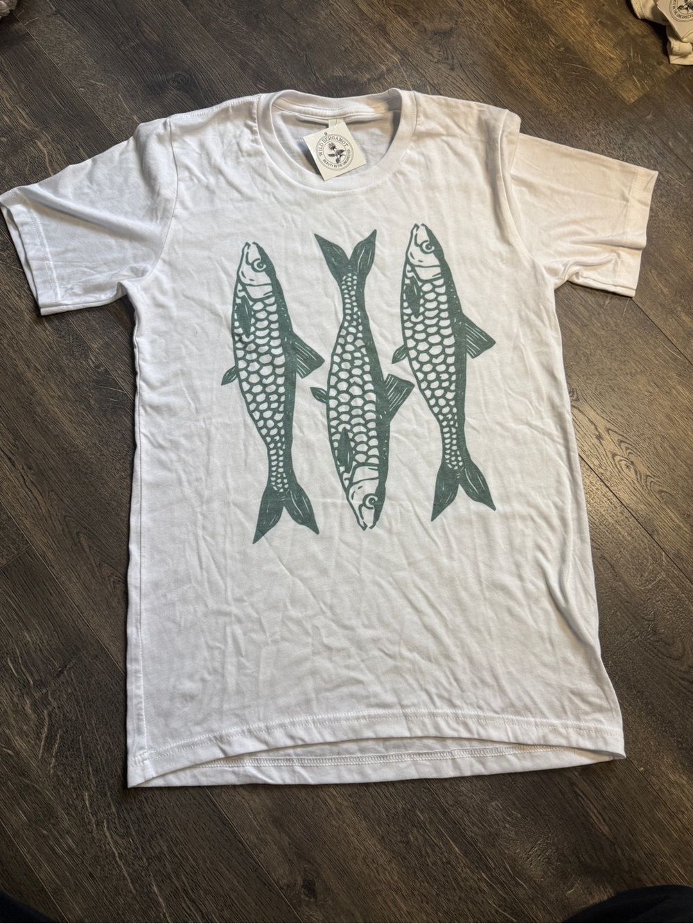 Unbranded White T-Shirt with Green Fish Print - Pets Fish Theme